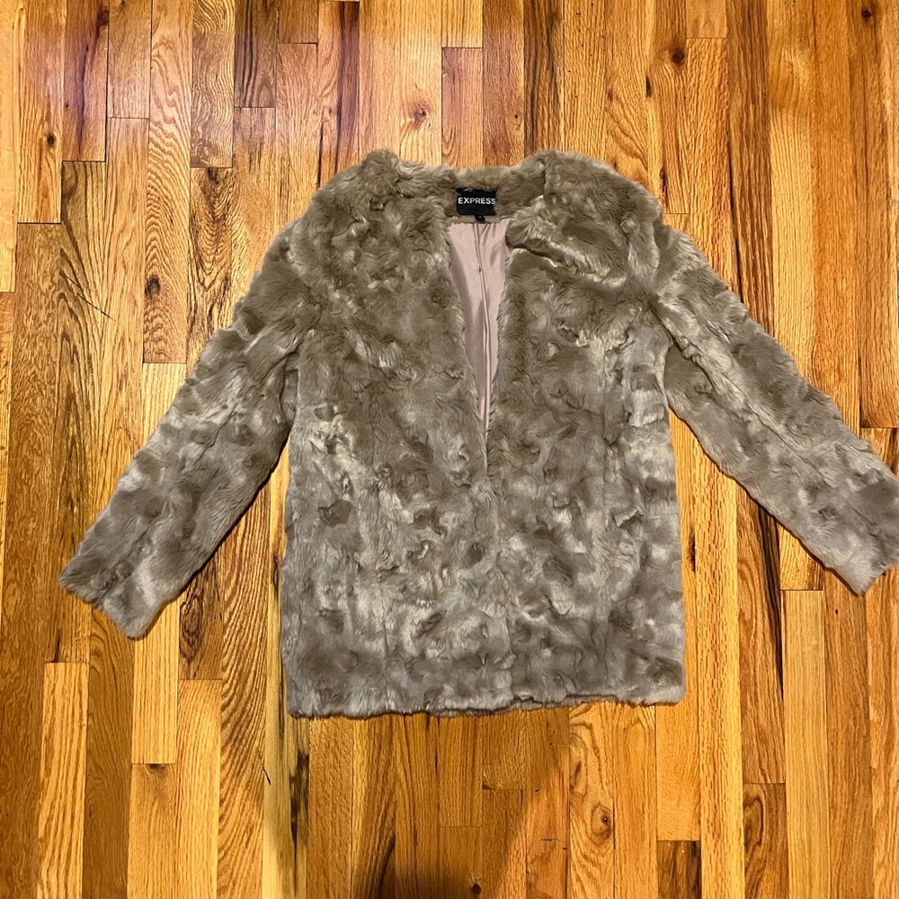 ✨ Express Tan Faux Fur Coat Sz S